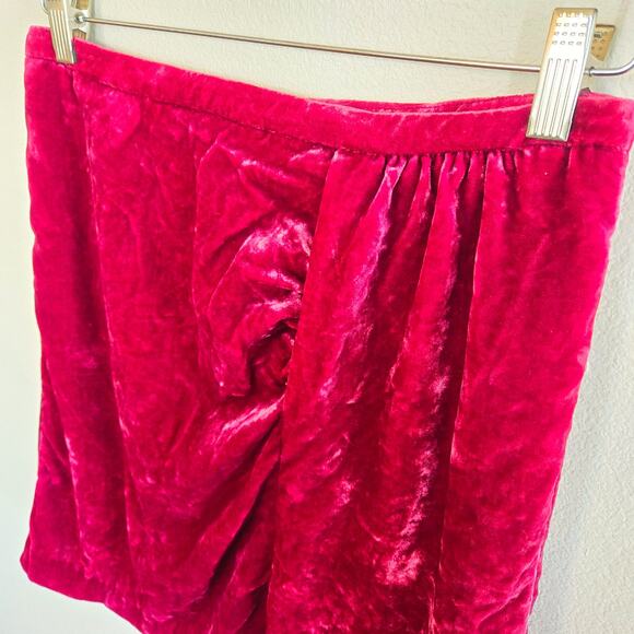 RASPBERRY CRUSHED VELVET SIDE SLIT RUCHED MINI SKIRT - Picture 2 of 4